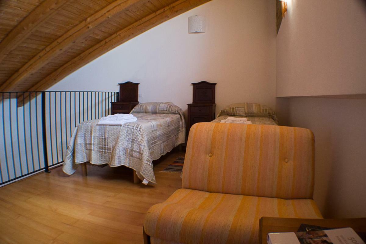 Agriturismo La Ca Veja Monforte D'Alba Exterior photo